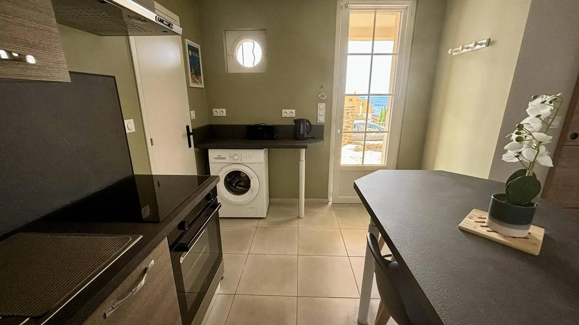 Appartement Neuf Au Lavandou - Climatise, Proche Plage - Fr-1-816-3 Le Lavandou 0*,  France